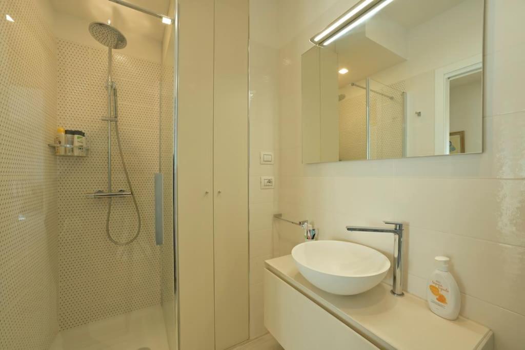 Luxury Apartament Con Garage Vista Mare Alassio Per 6 Persone Exterior photo