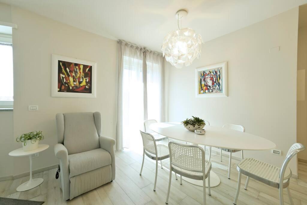 Luxury Apartament Con Garage Vista Mare Alassio Per 6 Persone Exterior photo
